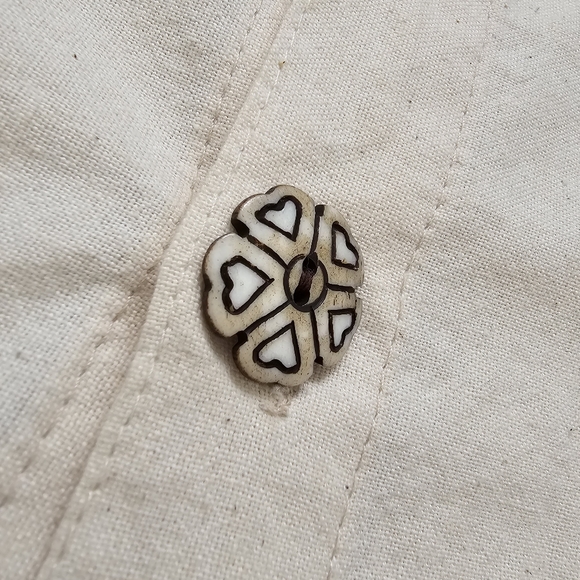 Hand Embroidered - Picture 5 of 6